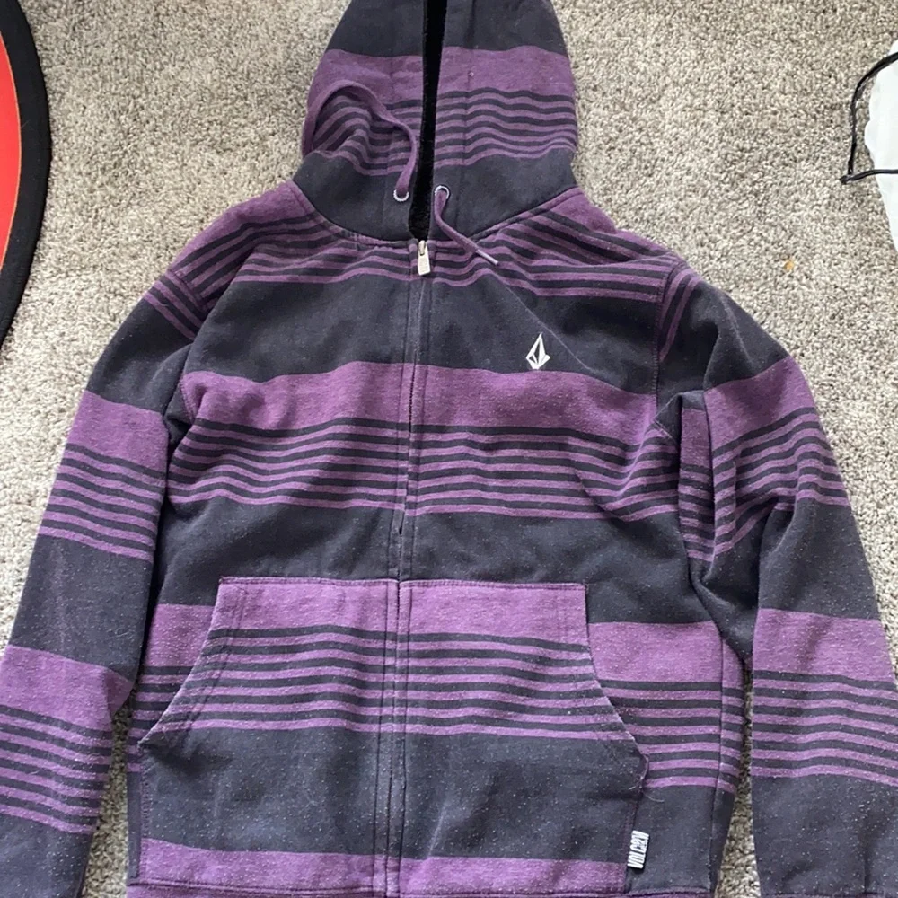 Volcom - Picture 2 of 5